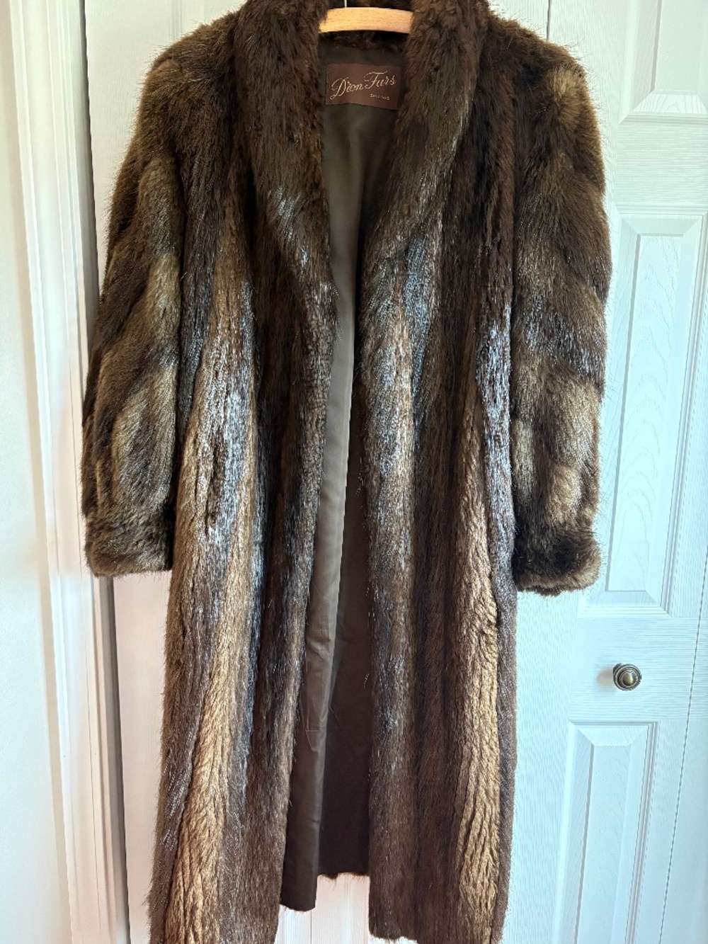D’ion Fur Beaver coat/ long/ size 10